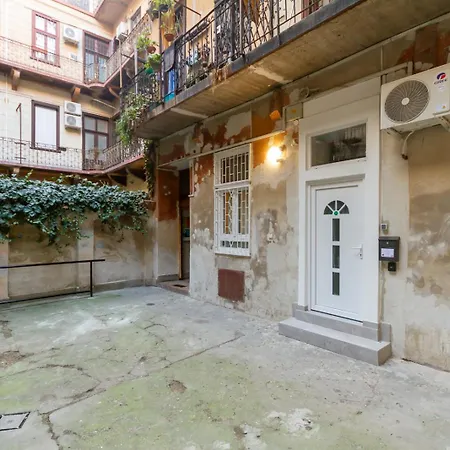 Galerie Vibes In Josika Street By Nw *